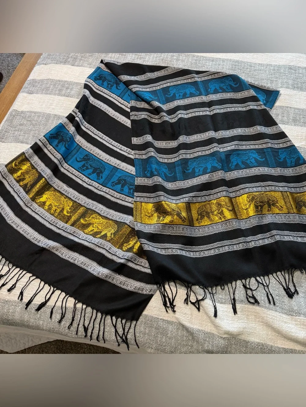 Pashmina Sam Well 100% Cashmere Wrap Scarf with fringe Chang Lai Thai Elephants